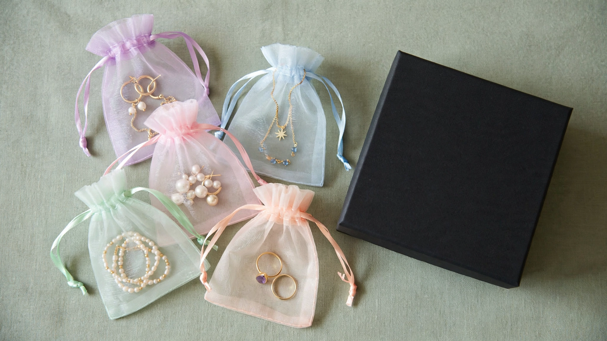 Handpicked Jewellery Box Online: How to Order a Box Chosen for You