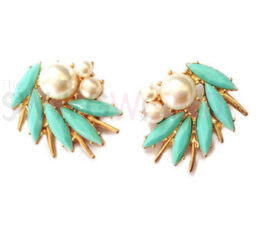 These pair of stunning earrings are embellished in a light blue color with a gold finish will add just the right touch of glamour to your look. It gives the perfect pop of color to your outfit and brightens your look to the next level. Details • Color: Golden, Blue • Material: Alloy, Zinc, Acrylic • Unit: 1 Pair • Weight: 20 g • Size :3.5 *3.5 cm Style Tip SameekshaGLBlue-the-swag-world_grande